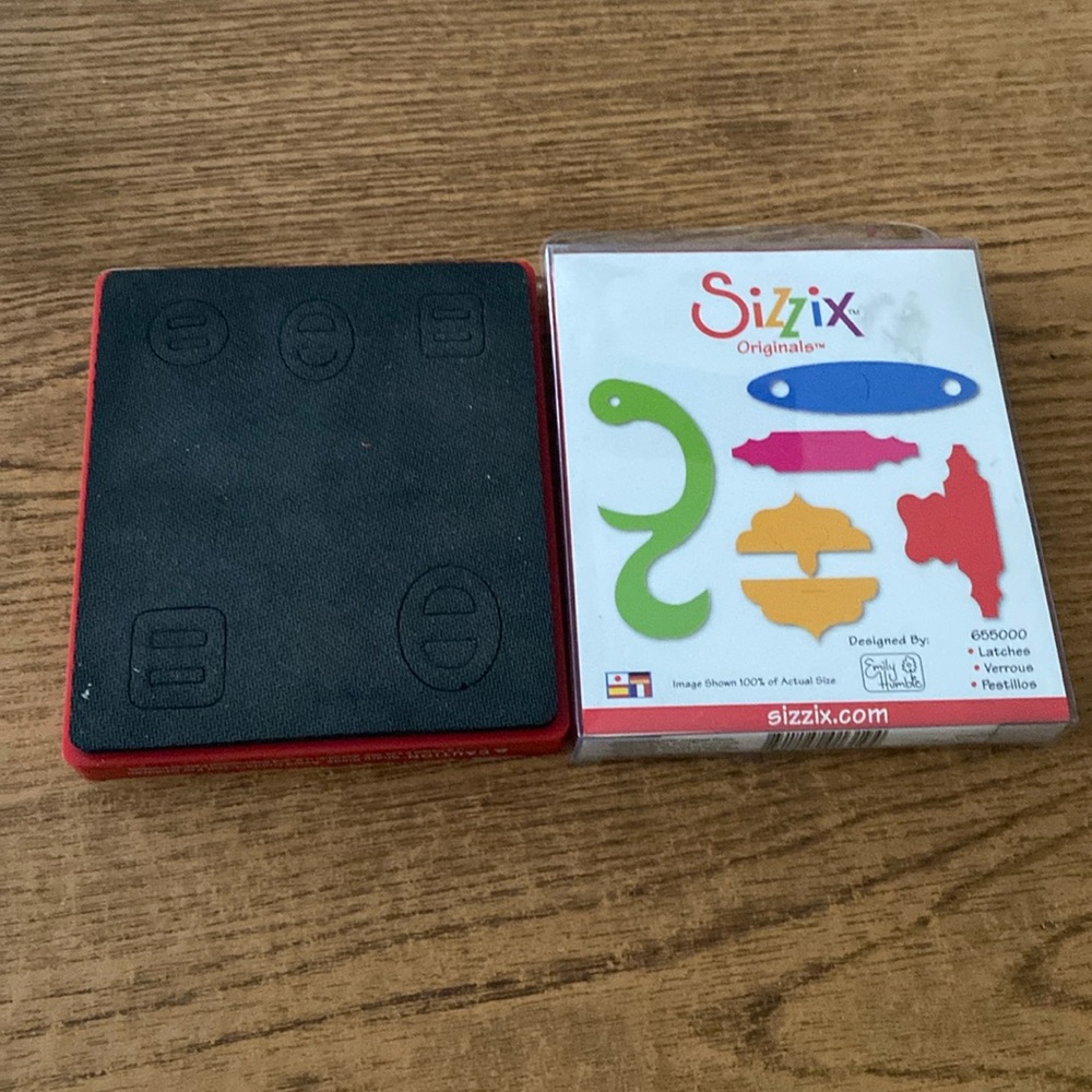 Set of 2 Sizzix Dies